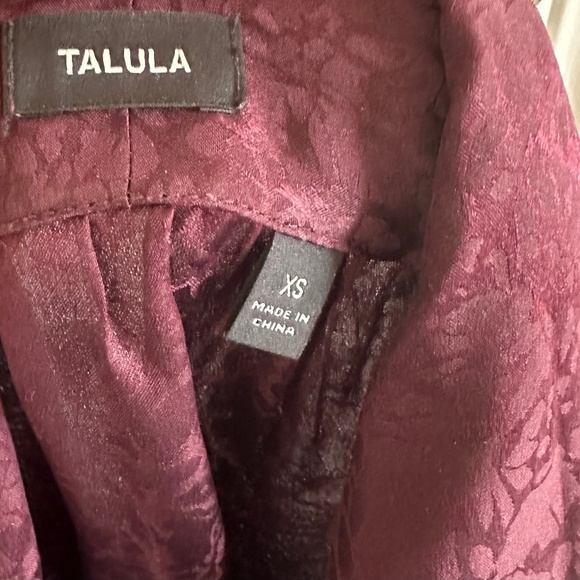 Aritzia blouse - Picture 3 of 9